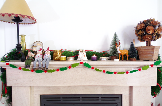 Handmade Felt Christmas Holly Garland, Festive Banner Mantle Decor