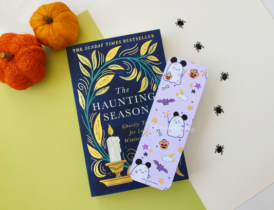 The perfect spooky-cute gift for any bookish lover! This Daisyboo & Pip Halloween bookmark brings magic to your reading breaks and cozy page turns. 👻📖✨