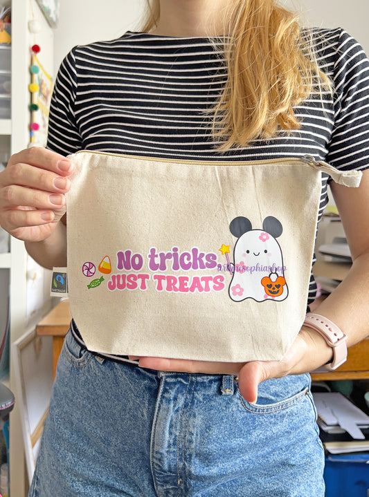 No tricks, Just treats Pouch – Halloween Bookish Bag