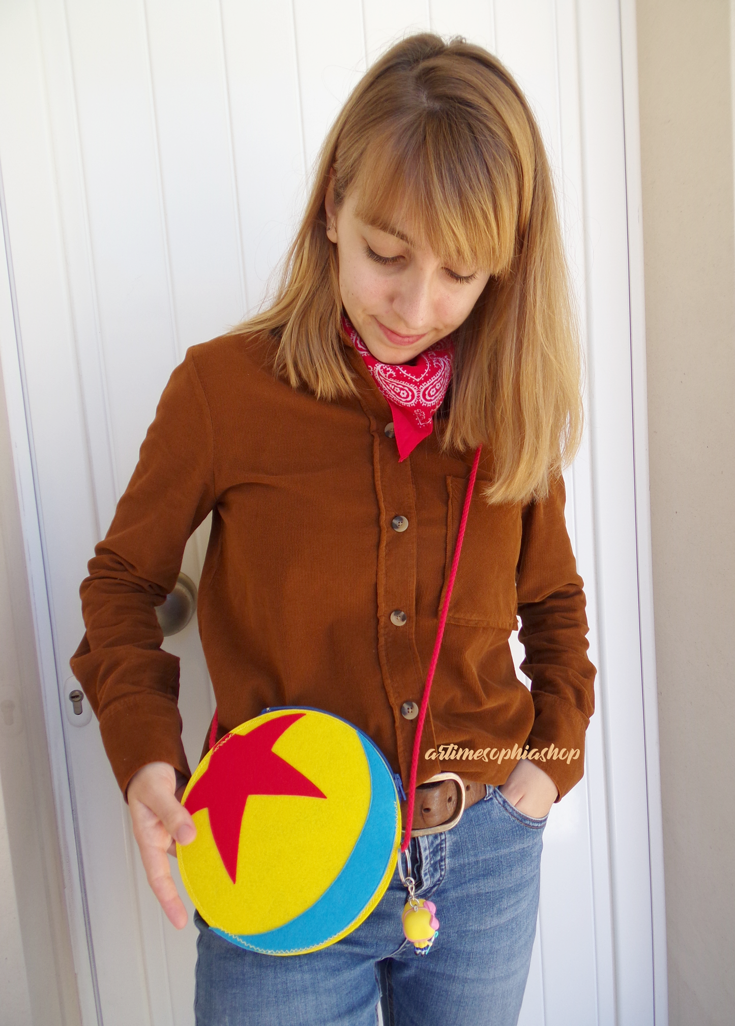 A cute felt purse, inspired by the pixar ballperfect for Disney fans, Disneybounding, or carrying your small everyday essentials.