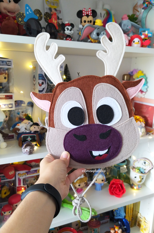 Cute handmade Sven felt crossbody bag inspired by Frozen ❄️ Perfect for Disney fans, Disneybound outfits, and carrying your small everyday essentials.